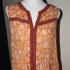 Democracy Gold  and White